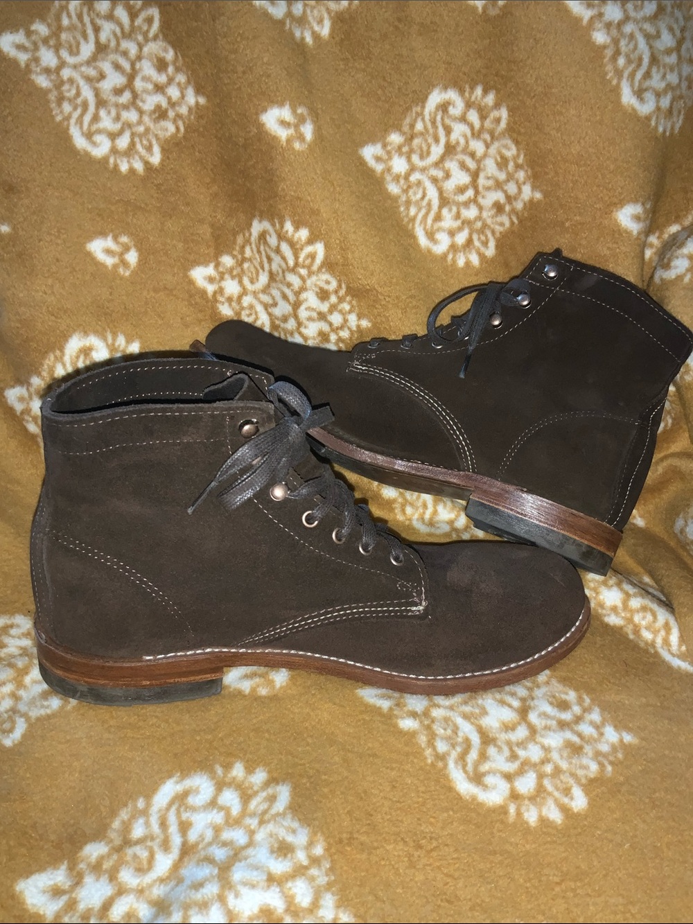 Wolverine 1000 Mile Brown Suede leather Boots. In good condition. Sz. 11D. USA. - Picture 8 of 12